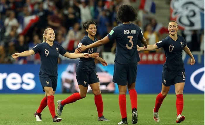 Americanas e francesas disputam vaga na semifinal da Copa Feminina