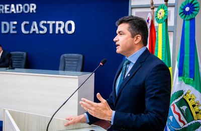 Rui Palmeira protocola projeto para proibir propaganda de bets em áreas públicas de Maceió