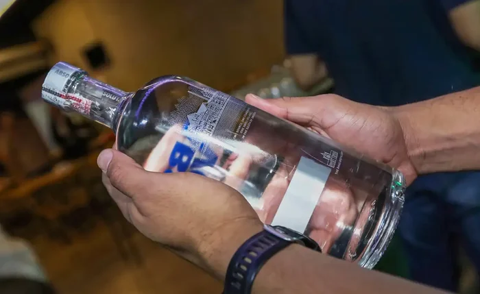 Novos casos elevam o total de óbitos após consumo de bebida alcoólica adulterada Novos casos elevam o total de óbitos após consumo de bebida alcoólica adulterada