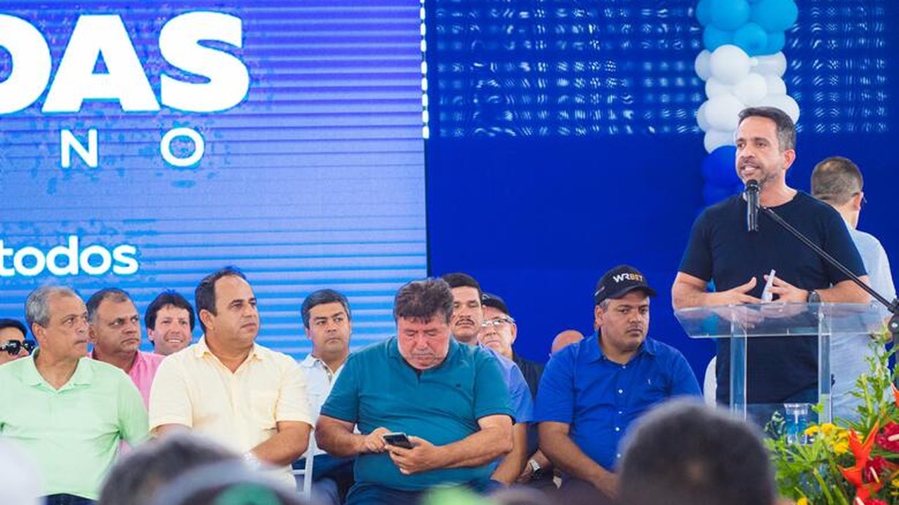 Governador assina ordens de serviços para reforma de rodovia e construção de cistenas em Major Izidoro