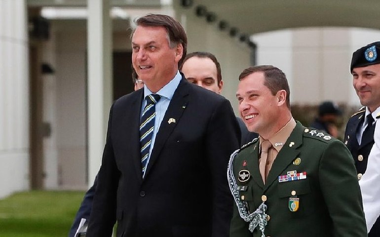 Após veto, ex-ajudante de ordens de Bolsonaro pede para não assumir batalhão