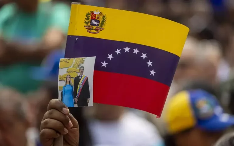 Sem Maduro, como a Venezuela ainda resiste aos EUA?