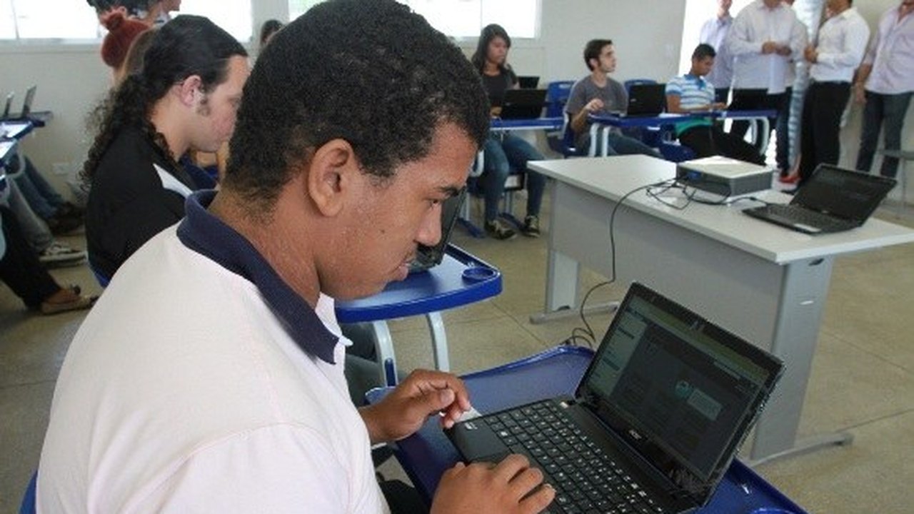 Escola Marcos Antônio atrai alunos de unidades particulares e do interior
