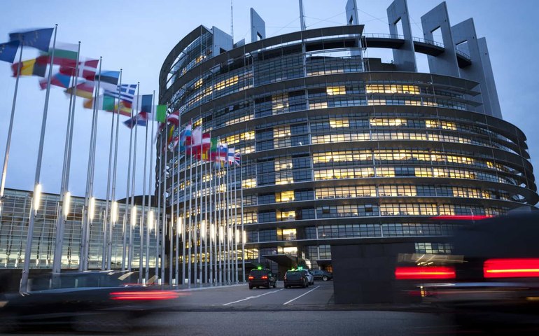 UE/Parlamento: direitos humanos devem estar no cerne das relações com a Turquia