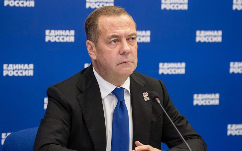 'O BRICS está ganhando autoridade', afirma Medvedev após ataques de Trump