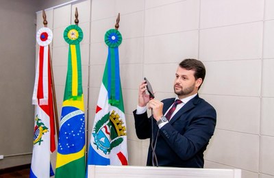 Parlamentar recebe denúncias de moradores sobre prejuízos causados pela BRK no Bom Parto