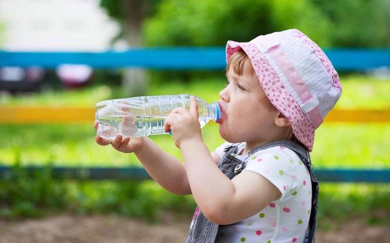 Gastropediatra do Hospital da Criança de Alagoas explica os benefícios da hidratação na infância