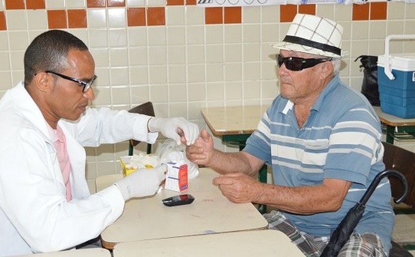 Homens devem procurar prevenção e adotar de hábitos saudáveis, diz médica do HGE