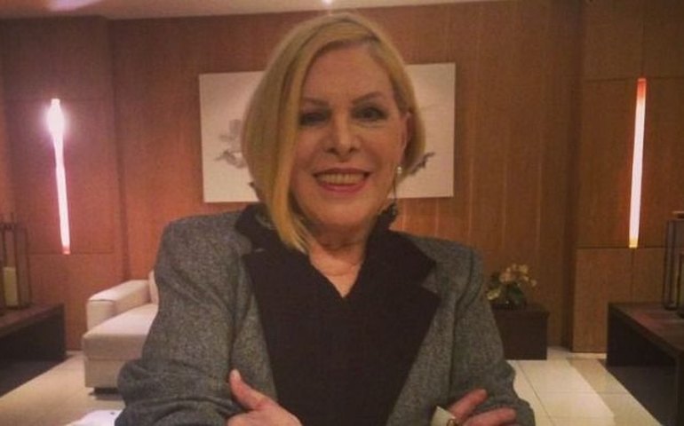 &#8216;Minha mãe se tornou uma criança&#8217;, diz filha de Vanusa sobre Alzheimer