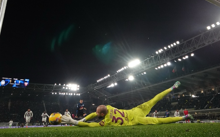 Atalanta perde pênalti, cede empate ao Torino e mantém 3º lugar no Campeonato Italiano