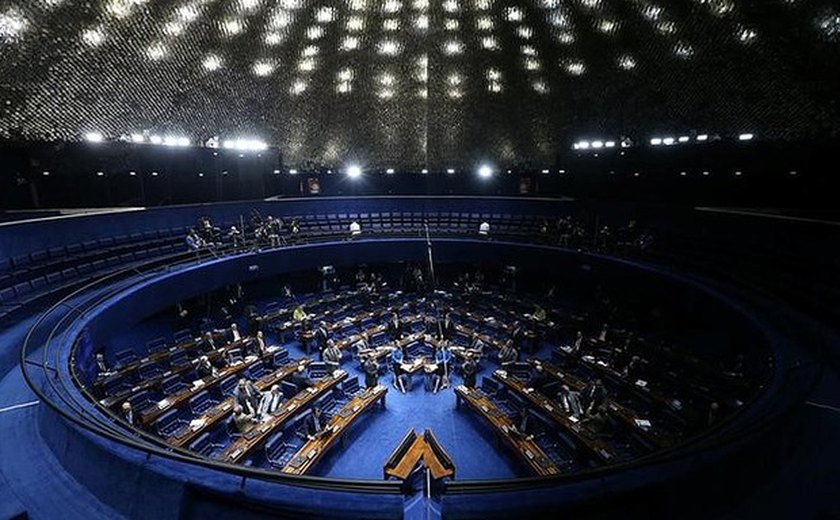 Câmara adia votação de PEC que acaba com coligações em eleições proporcionais