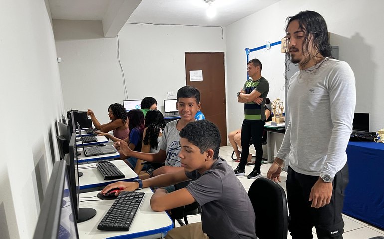 Assistência Social de Santana do Mundaú oferta oficina de informática para jovens do CRAS