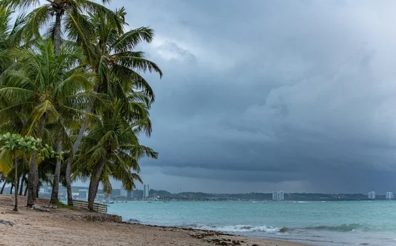 Baixa estação no turismo impulsiona oportunidades no mercado imobiliário de Maceió