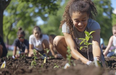 Geração Z se preocupa com sustentabilidade, mas enfrenta dificuldades para reciclar, aponta pesquisa