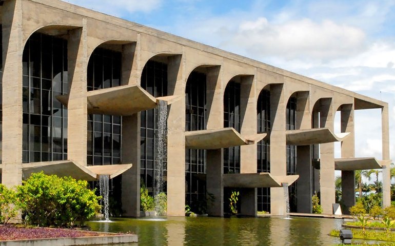 Crédito especial de R$ 126,7 milhões será dividido entre cinco ministérios