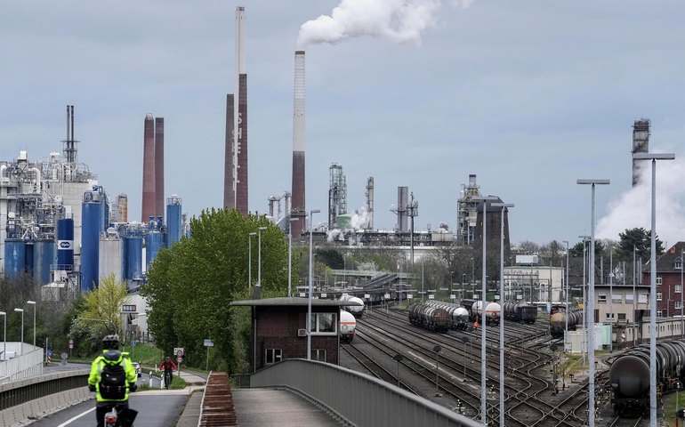 Ex-conselheiro de Trump afirma que rejeição europeia ao gás russo é 'tiro no próprio pé'