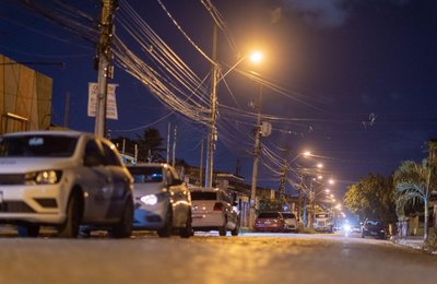 Força-tarefa executa novos reparos na iluminação do Clima Bom