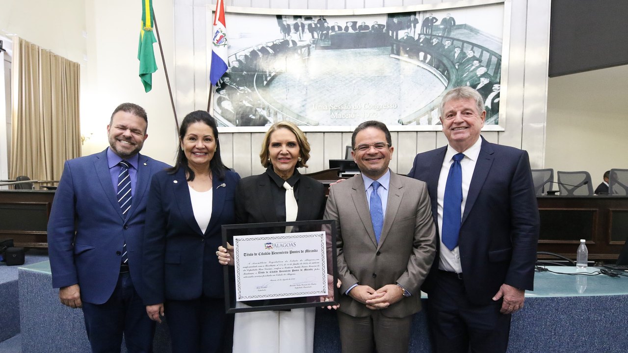 Promotora Failde Mendonça é agraciada com o título de Cidadã Benemérita Pontes de Miranda