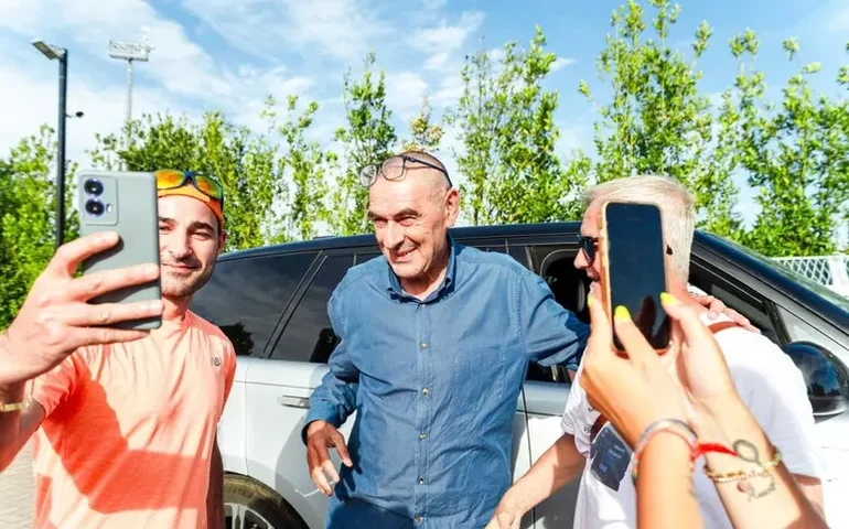 Atalanta anuncia Maurizio Sarri como novo técnico