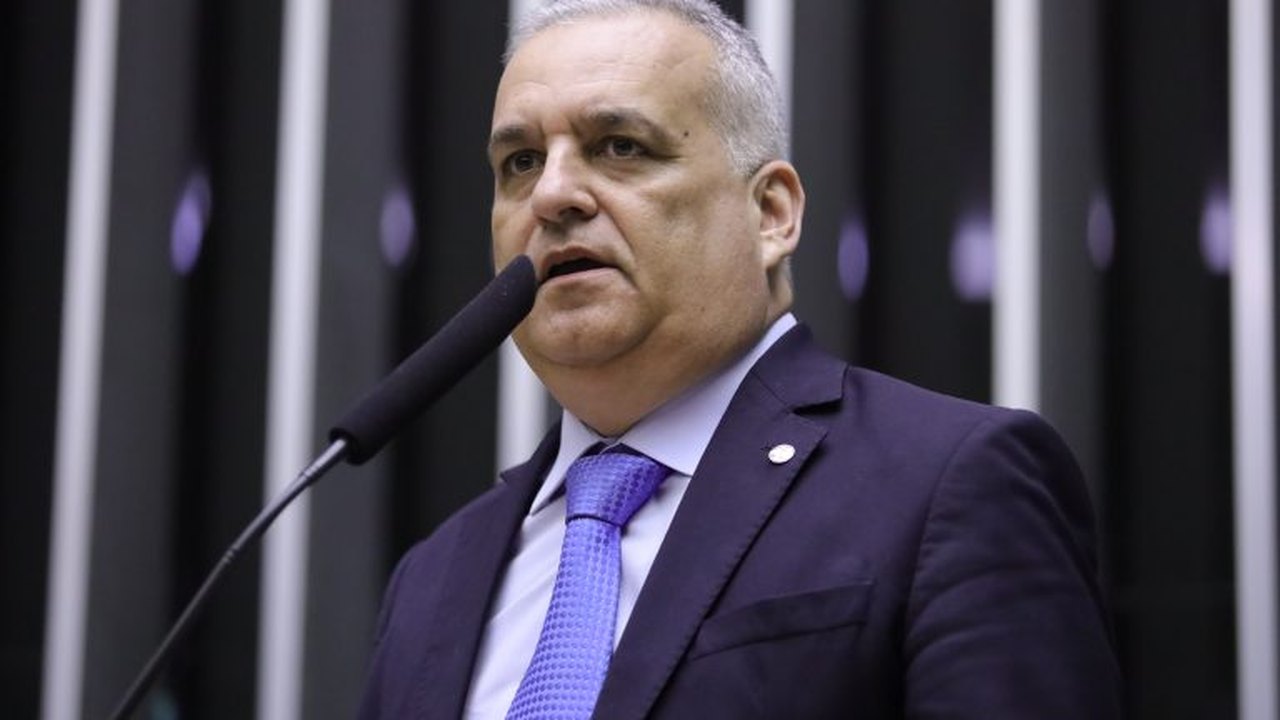 Alfredão nas paradas