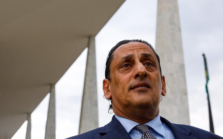 Frederick Wassef: Afirmar que Queiróz residia na minha casa é uma mentira