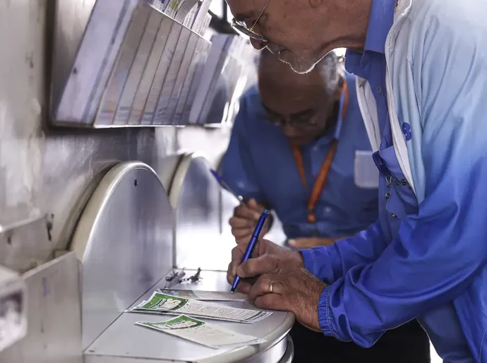 Mega-Sena acumula para R$ 16 milhões; veja números sorteados