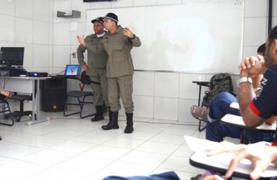 Projeto da SERIS procura conscientizar ex-agressores e reduzir demanda em presídios
