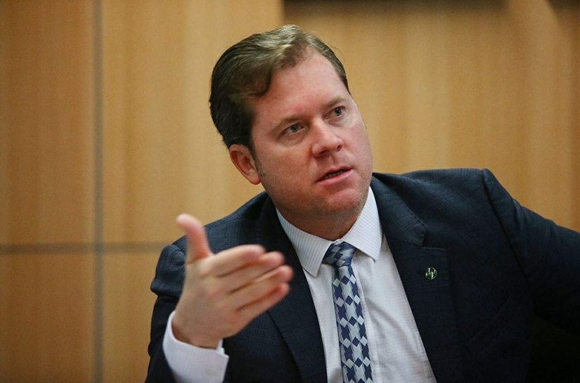 Marx Beltrão apresenta projetos e ouve demandas de prefeitos de Alagoas
