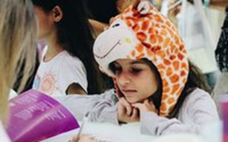 Lançamento da Imprensa Oficial resgata cultura para empoderar crianças
