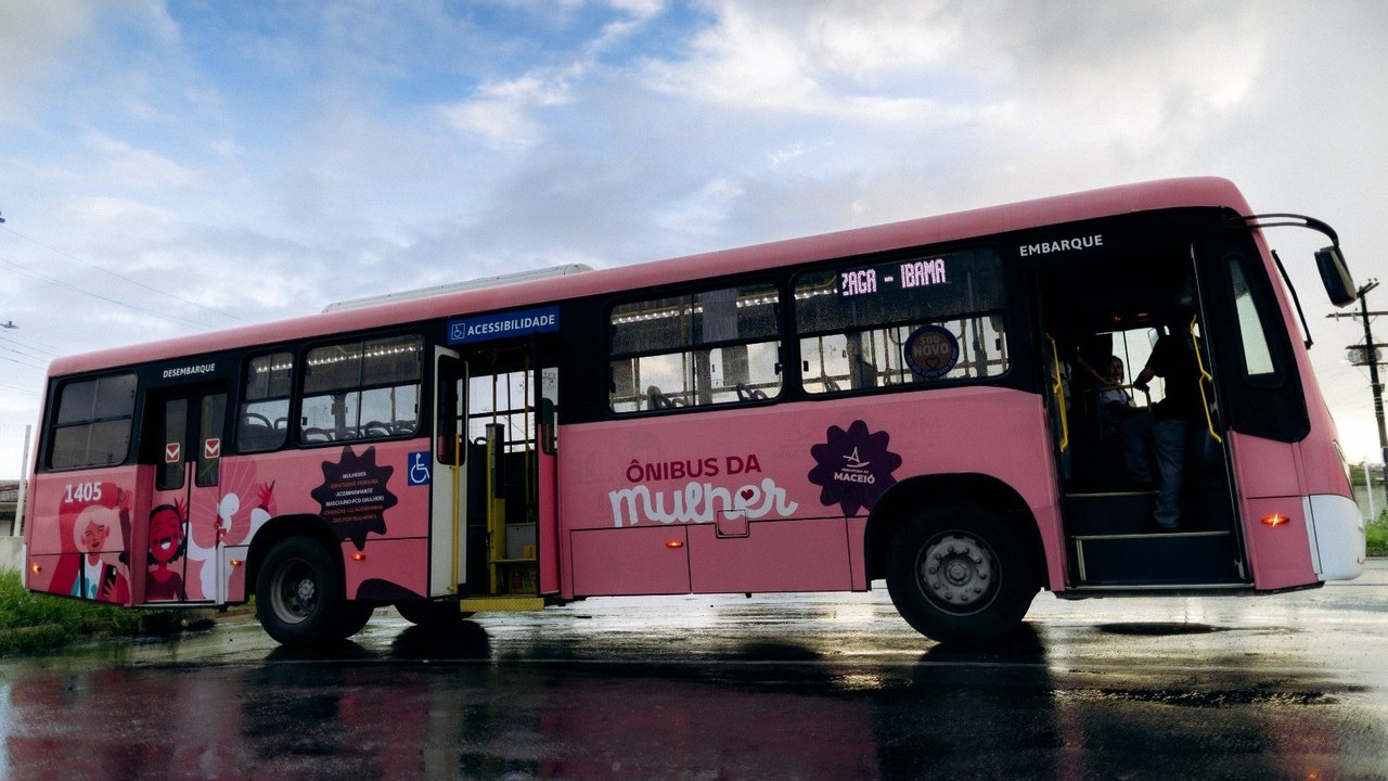Ônibus da Mulher registra 90 mil embarques em três meses