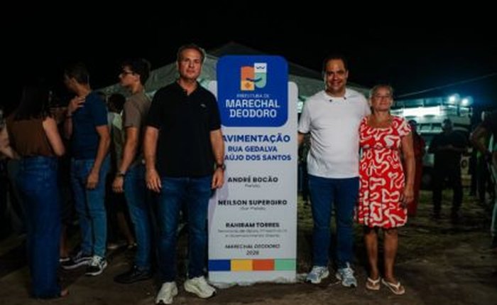 Prefeito André Bocão na entrega da obra