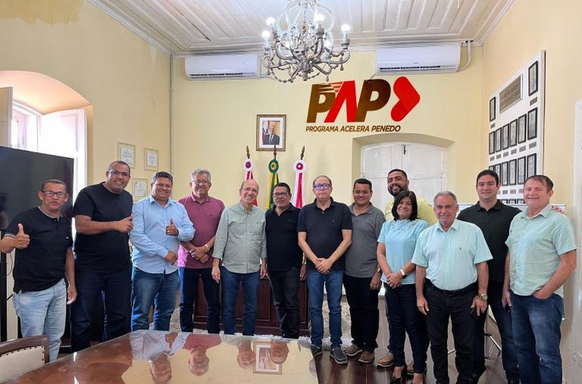 Prefeito Ronaldo Lopes apresenta Programa Acelera Penedo para vereadores