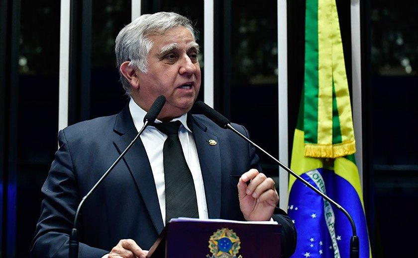 Izalci critica STF por revogar prisão de jovem preso com maconha