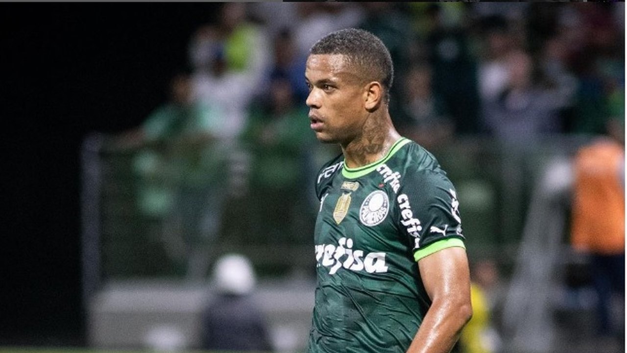 Em live, Rafinha, do São Paulo, provoca Caio Paulista com música: 'Teve gente que pulou o muro, e foi vice-campeão'