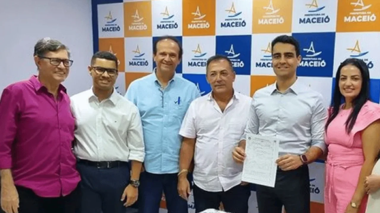 JHC faz campanha em obra federal tocada por empresa que mantém parceria com a Prefeitura