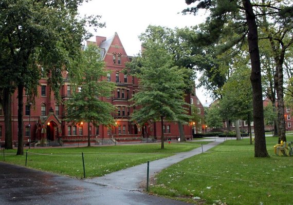 Juíza prorroga veto à tentativa do governo Trump de barrar estudantes estrangeiros em Harvard