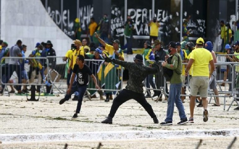 Justiça decreta preventiva de quatro golpistas presos no quebra quebra do STF