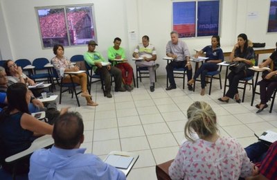 Prefeito reúne secretários e representantes das pastas para avaliar o primeiro ano da coleta seletiva em Coruripe