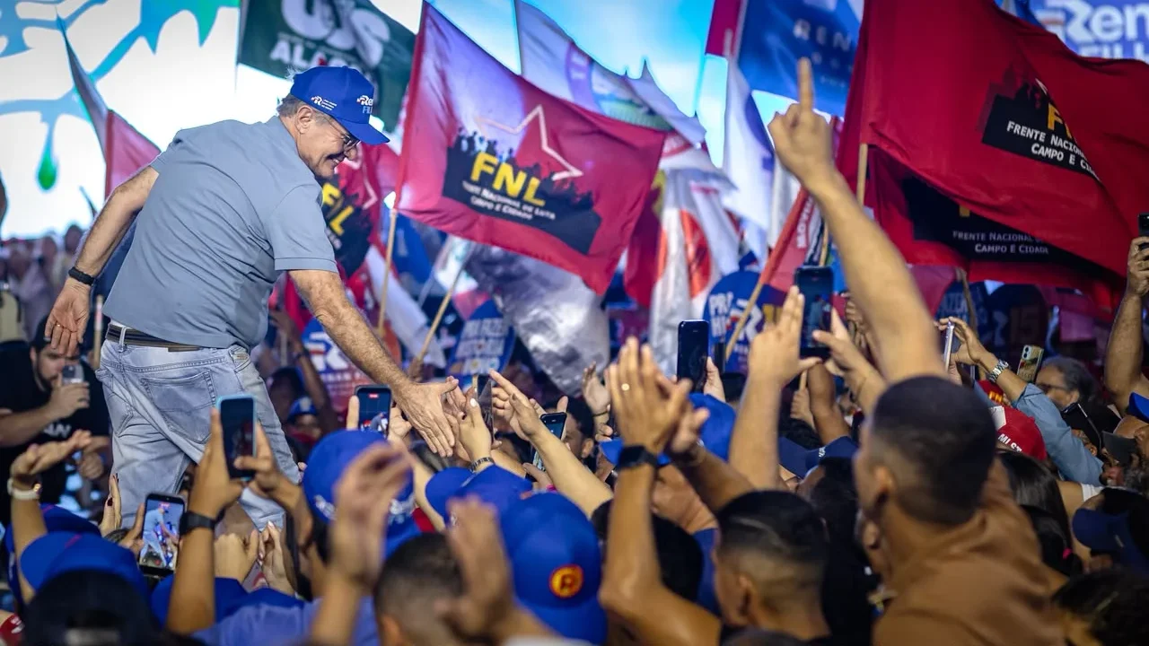 Prêmio por voto popular reforça capacidade de diálogo e liderança de Renan Calheiros no Senado