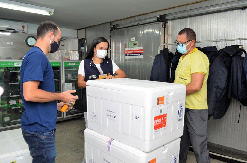 Alagoas inicia distribuição de 40.214 doses de vacina aos 102 municípios