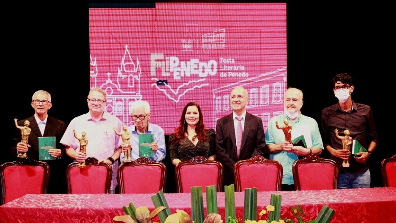 Entrega da Comenda Barão de Penedo encerra FliPenedo 2022