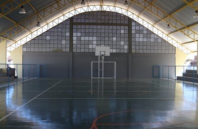 Governo de Alagoas inaugura ginásio para estudantes do Benedito Bentes