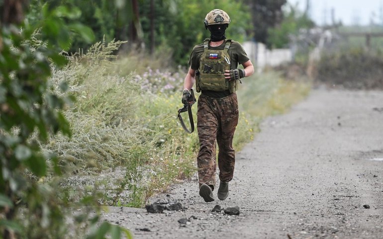Militares russos descobrem túnel subterrâneo de 700 metros usado por forças ucranianas em Donetsk