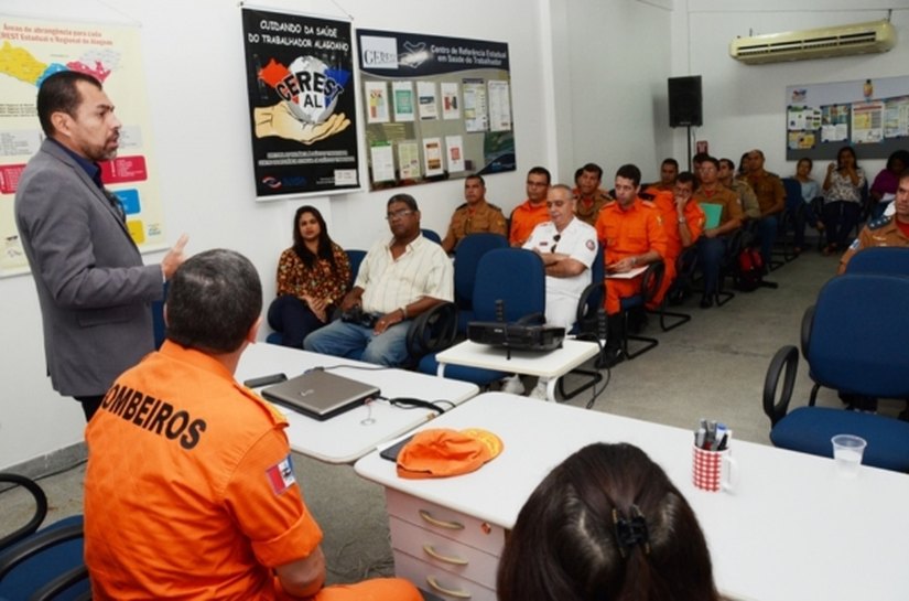 Sesau deve adotar ações de vigilância do trabalho no Corpo de Bombeiros