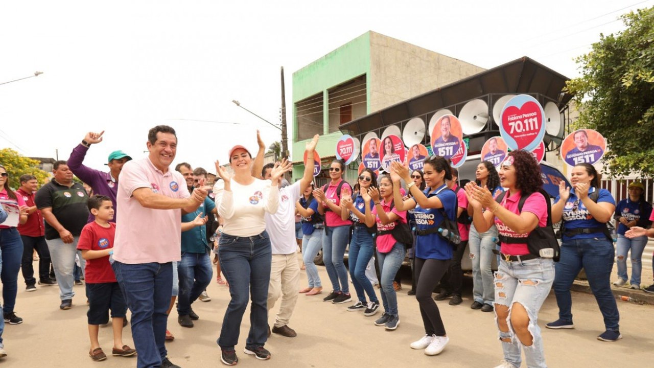 Caravana de Fabiana Pessoa percorre os bairros Bananeiras, Piauí e Primavera
