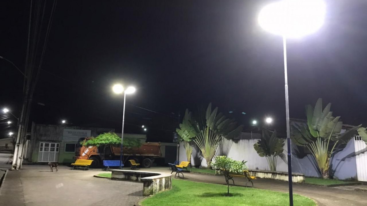 Prefeitura de Branquinha instala iluminação de LED em duas praças