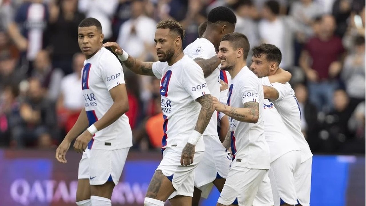 Com brilho de Messi, Neymar e Mbappé, PSG vence Troyes e lidera o Francês