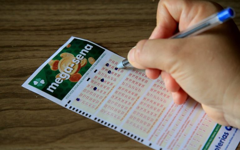 Mega-Sena: Justiça determina pagamento de prêmio a homem excluído de bolão