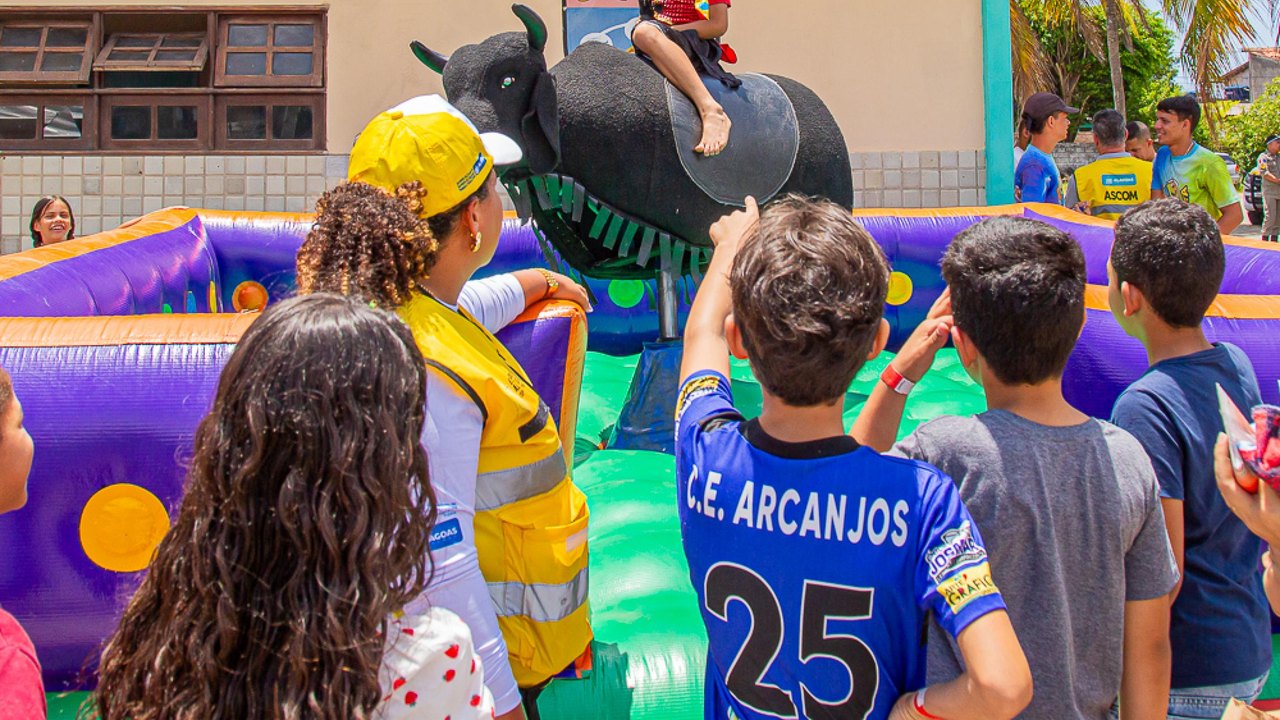5º Batalhão promove manhã de festa e diversão a crianças do Benedito Bentes