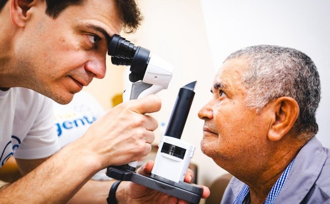 Ação ofertou triagem para cirurgias de catarata, vacinação e serviços de saúde gratuitos para a população de Maceió